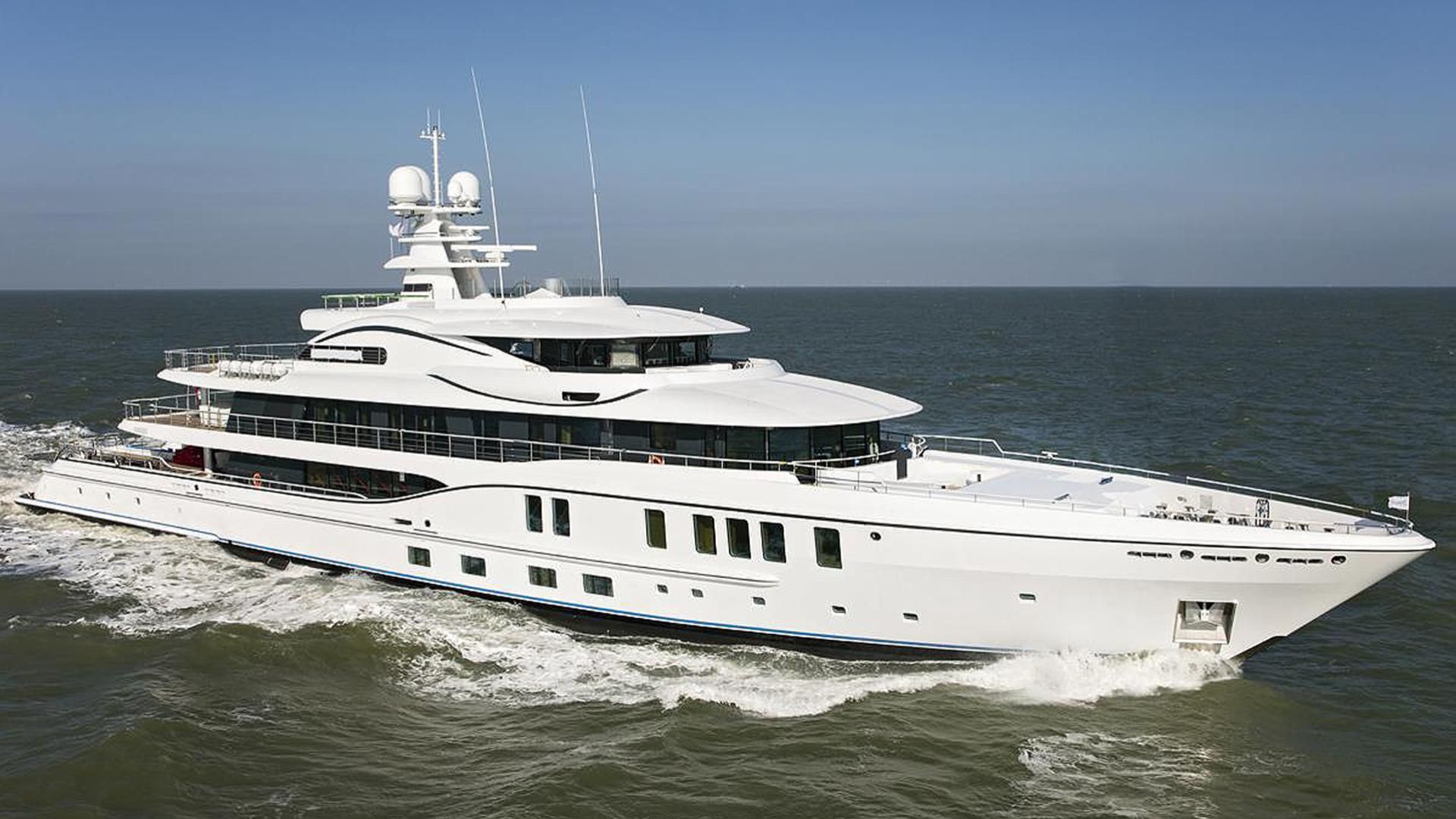 PLVS VLTRA yacht (Amels, 74m, 2016)